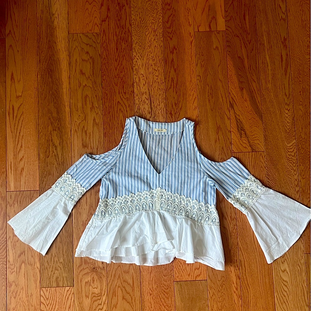 San Joy Top size medium blue and white striped lace open shoulder